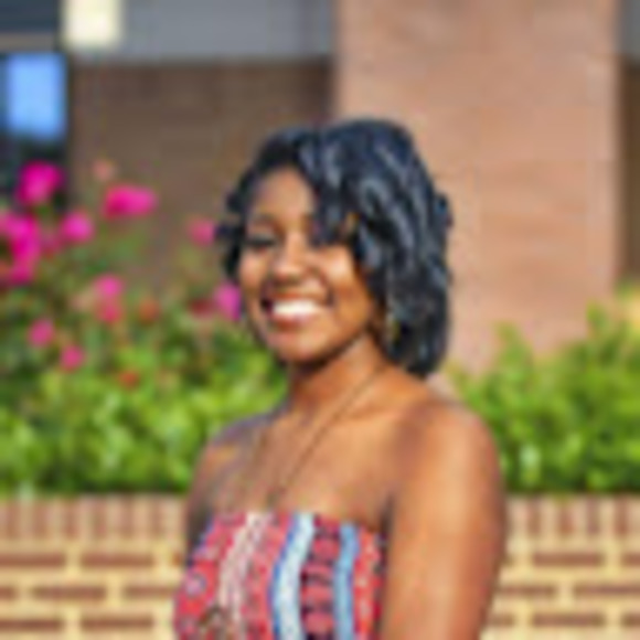 Meet your Posher, Cayla - Picture 1 of 1